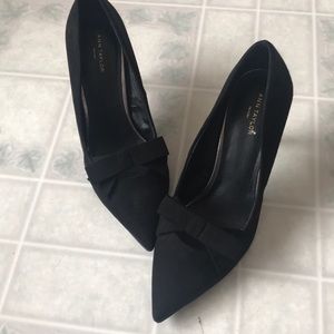 Ann Taylor Odetta manmade suede pointed Toe black